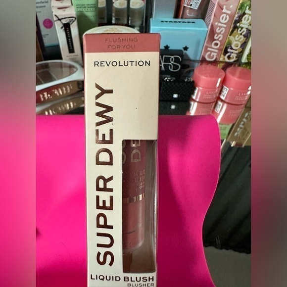 Makeup Revolution Super Dewy Blush ( Flushing for You) - Picture 1 of 1